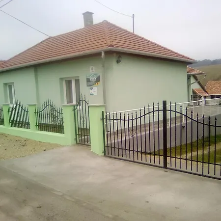 ゲストハウス Koos Vendeghaz 3*