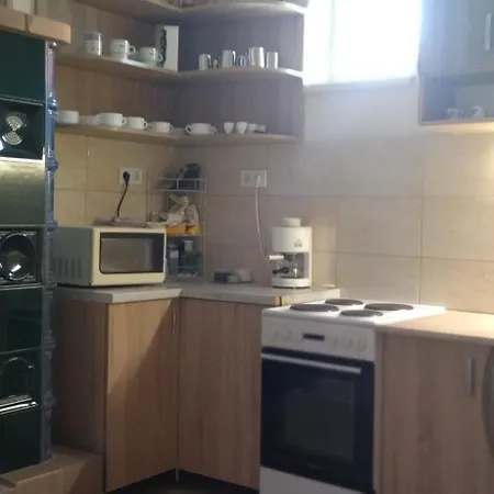 ゲストハウス Koos Vendeghaz Uppony