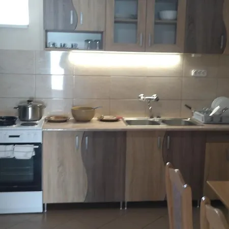 Koos Vendeghaz ゲストハウス 3*