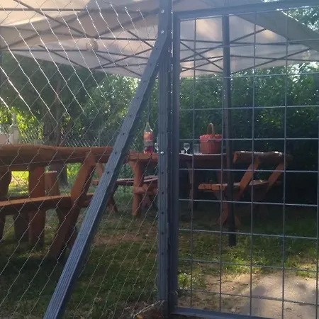 Koos Vendeghaz ゲストハウス Uppony