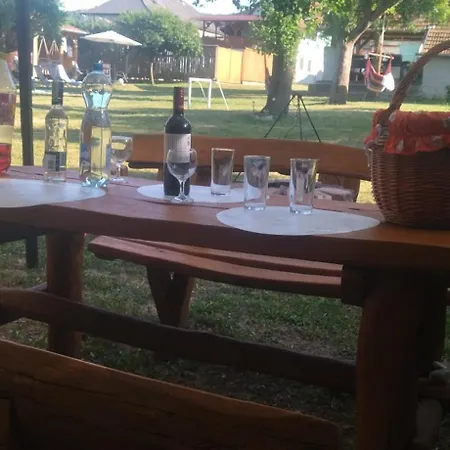 ゲストハウス Koos Vendeghaz 3*