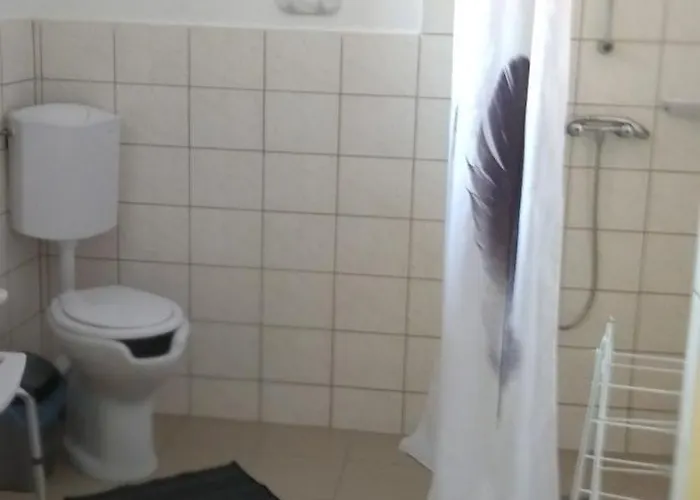 Koos Vendeghaz 3* Uppony