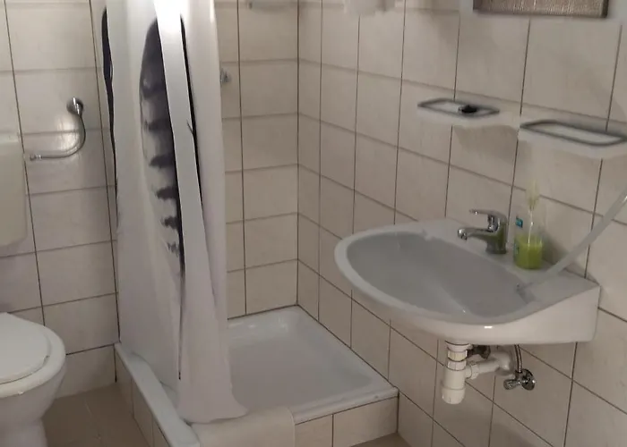 Koos Vendeghaz Konukevi Uppony