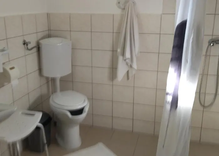 Konukevi Koos Vendeghaz 3*